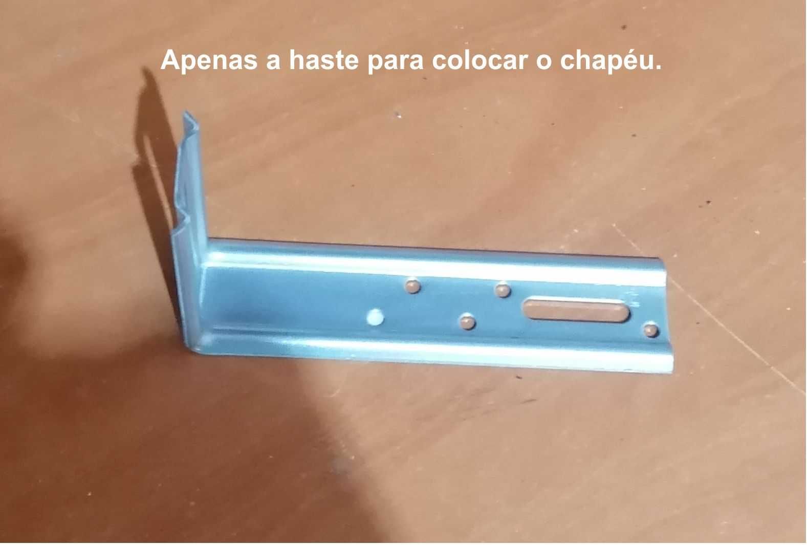 Suporte de canto para câmara de vigilância c/ haste para chapéu.