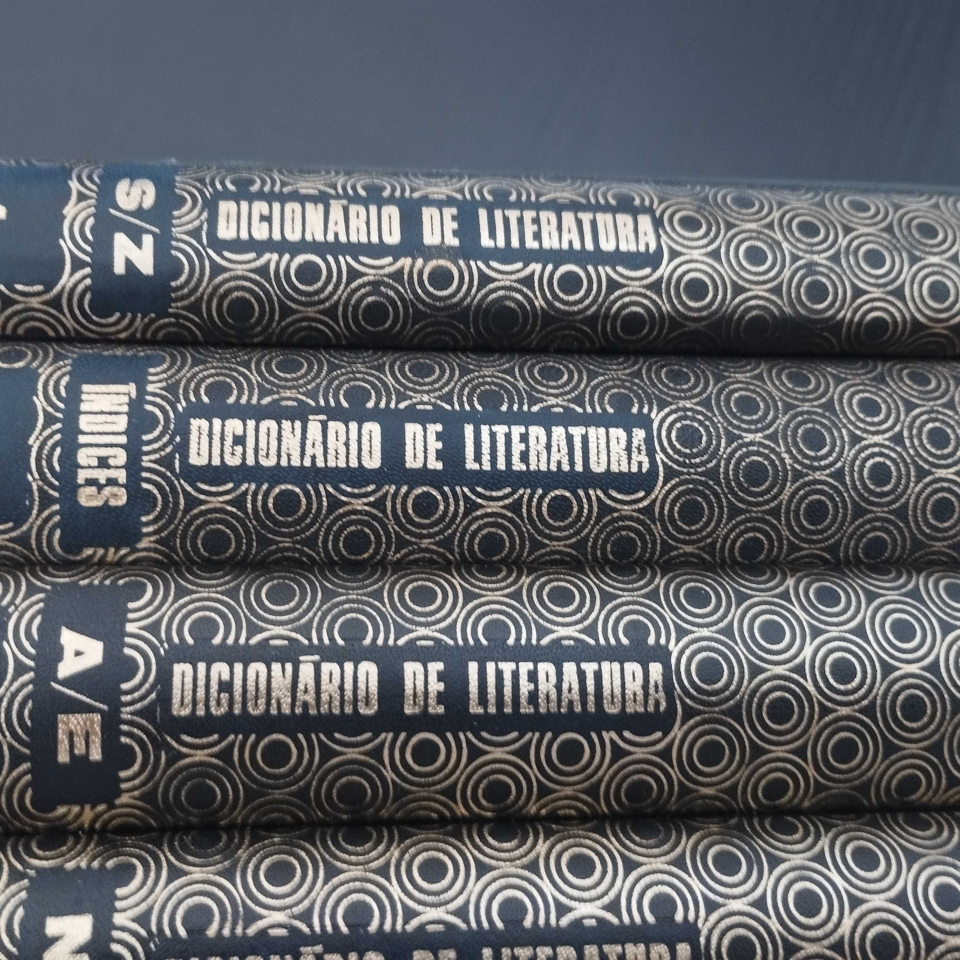 Cinco volumes do Dicionário de Literatura Po