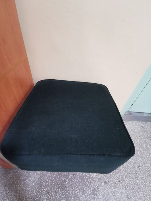 Pufa ,podnóżek ,butelkowa zieleń