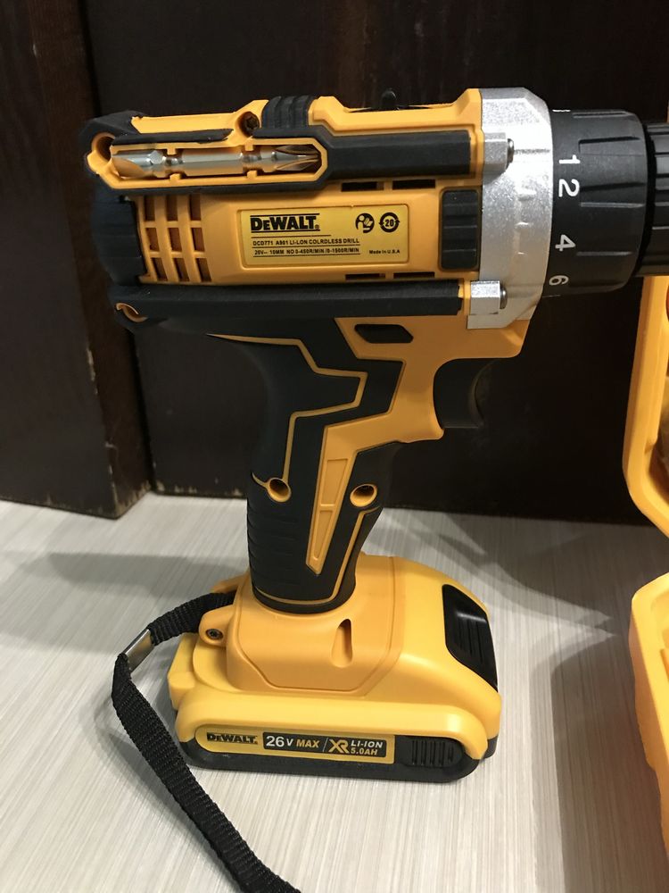 Дриль акумуляторна DeWalt DCD771 набір