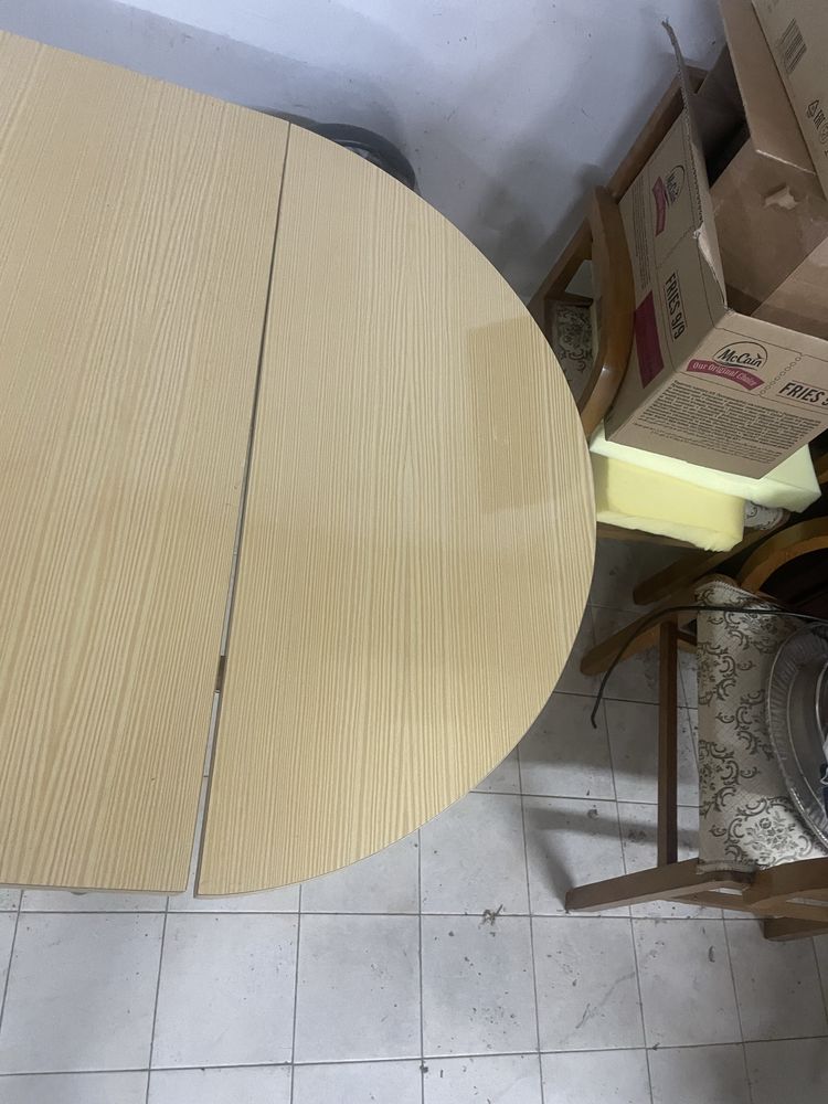 Mesa de cozinha com abas
