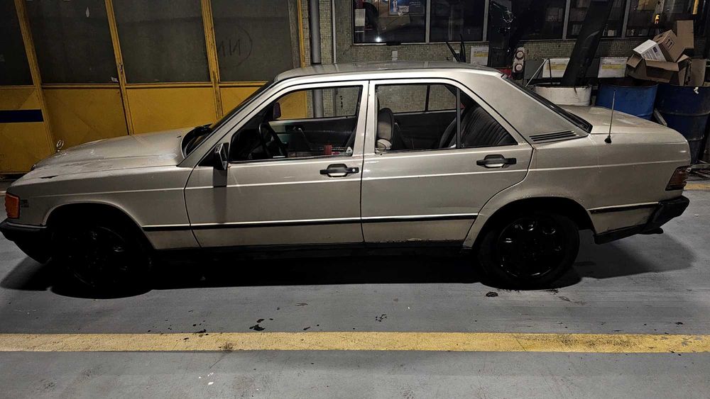 Mercedes - Benz  190 D