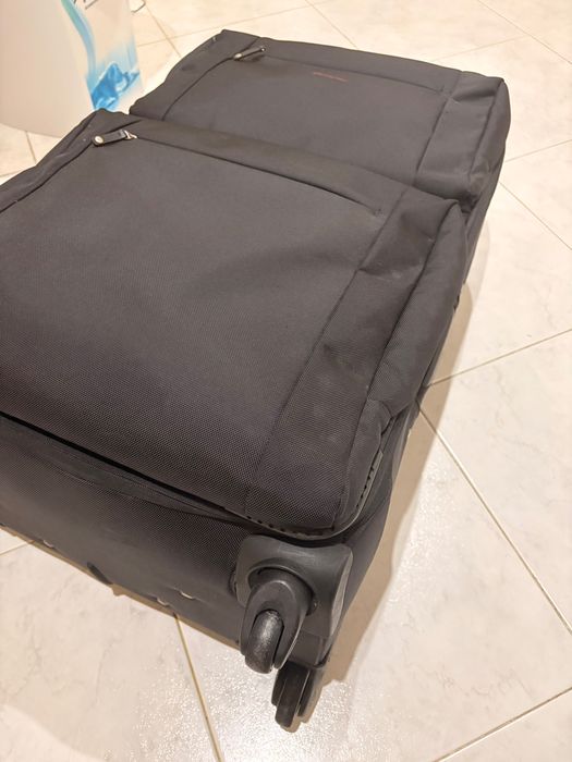 Mala grande de viagem Emidio Tucci — 4 rodas, bom estado, preta