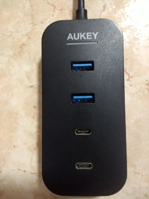 Adaptador USB-C / HUB - Aukey