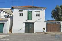Casa tradicional T3 em Espinhal de 244,00 m2
