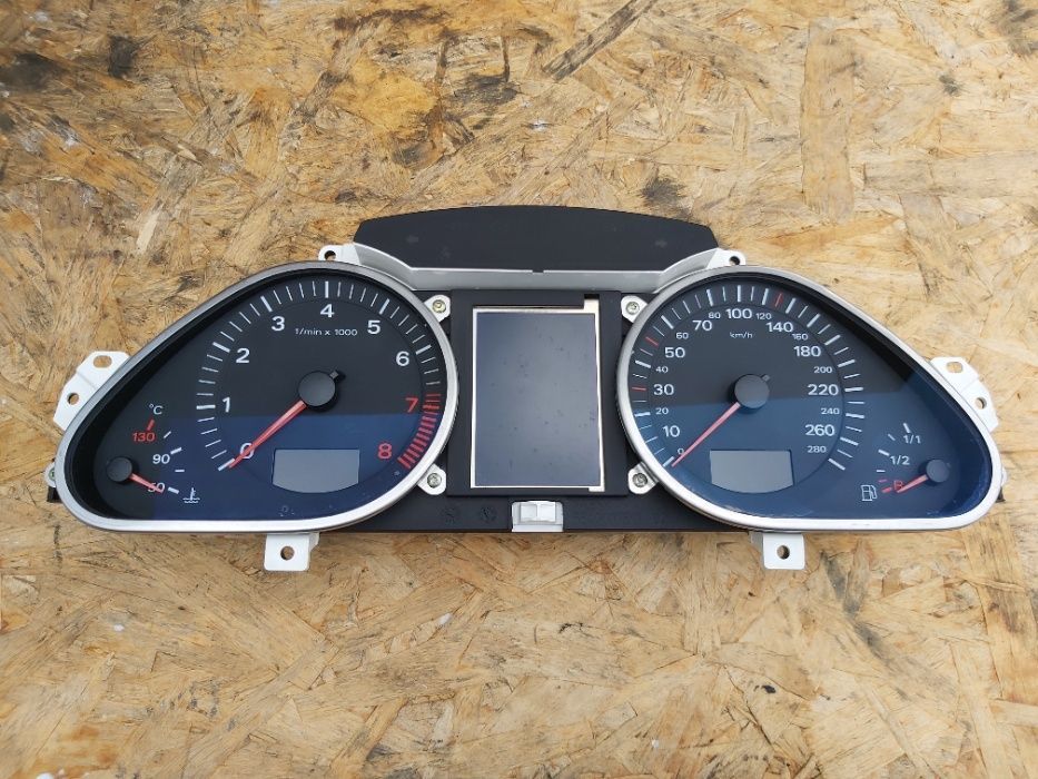 Licznik AUDI A6 C6 benzyna kolorowy FIS EU 4F0.920.931E