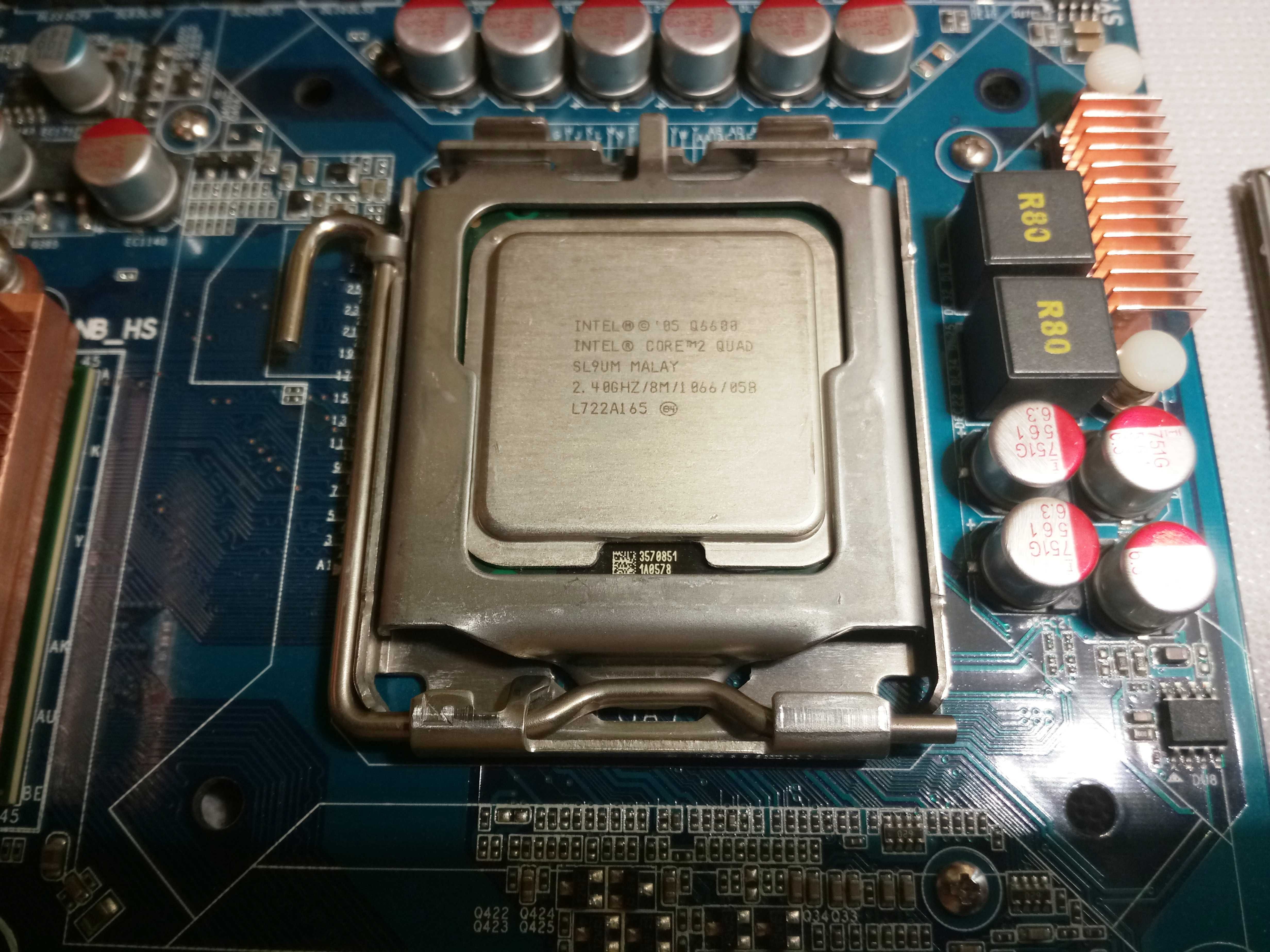 Gigabyte GA-X38-DQ6 + Core 2 Quad Q6600 + 4 X 1GB Apacer DDR2 800MHz