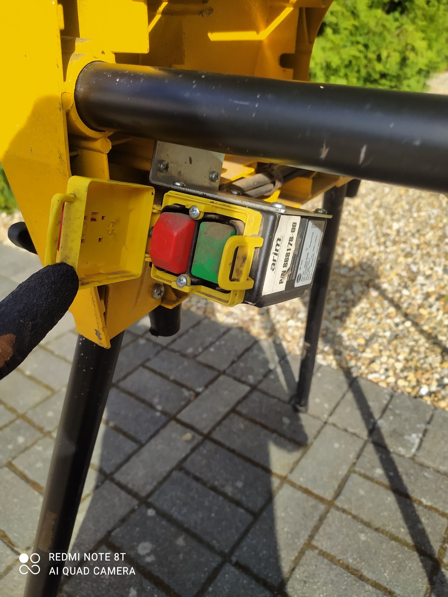 DEWALT DW 743 Piła Ukośnica Stołowa