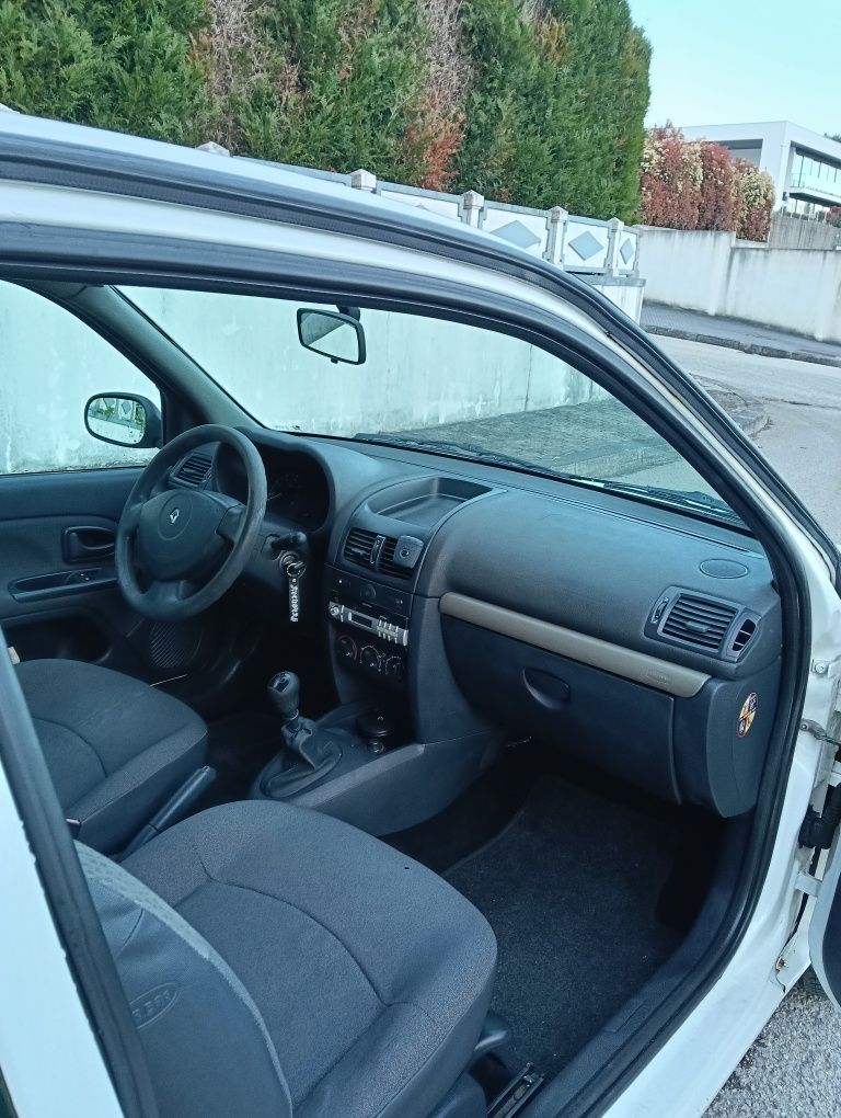 Renault Clio 2  1.5 dci