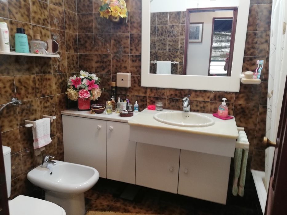 Alugo Quarto em Telheiras