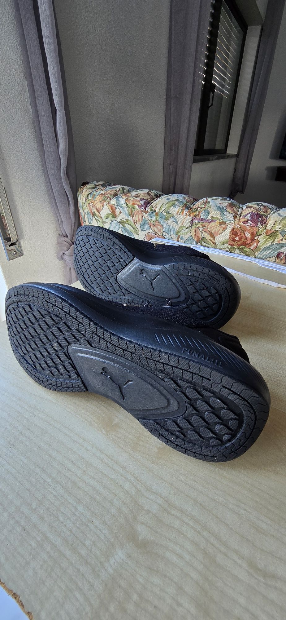 Ténis Puma Mulher em preto