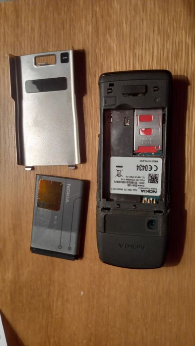 Nokia E50-1 prateado