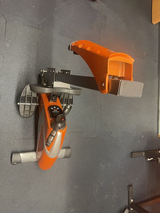 Wioślarz body sculpture