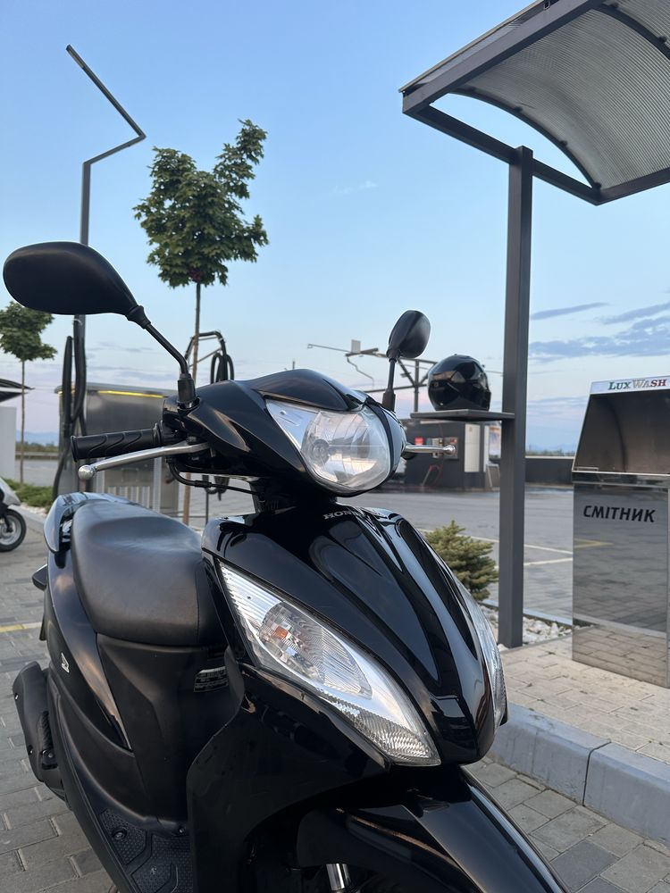 Скутер Honda dio 110