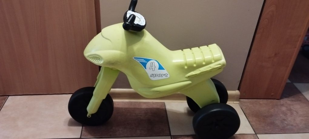 Motor biegowy trójkołowy dla dziecka