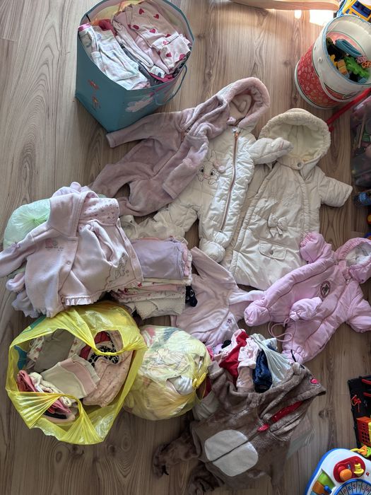 Wyprawka, Zestaw ubranek dla dziewczynki, kombinezony, sukienki, Jukki