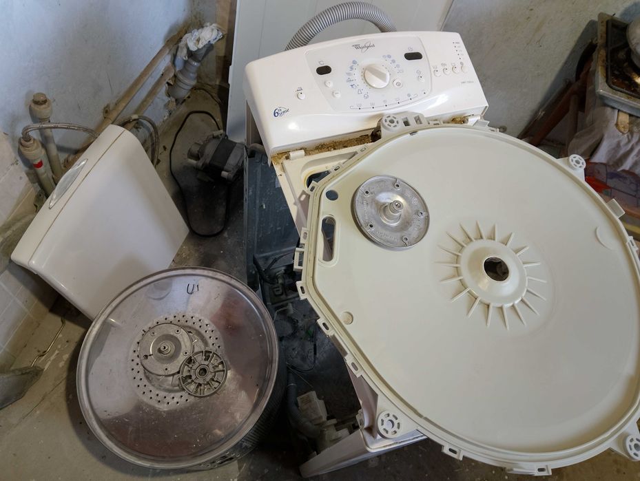 Стиральная машина Whirpool AWT 7125 пошипн. и фланцы новые отличн.сост