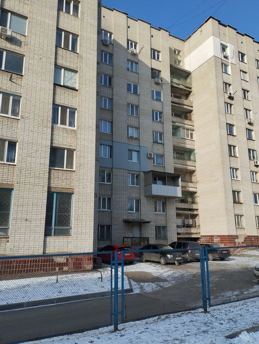 Продам 1 комнатную гостинку в районе Одесской