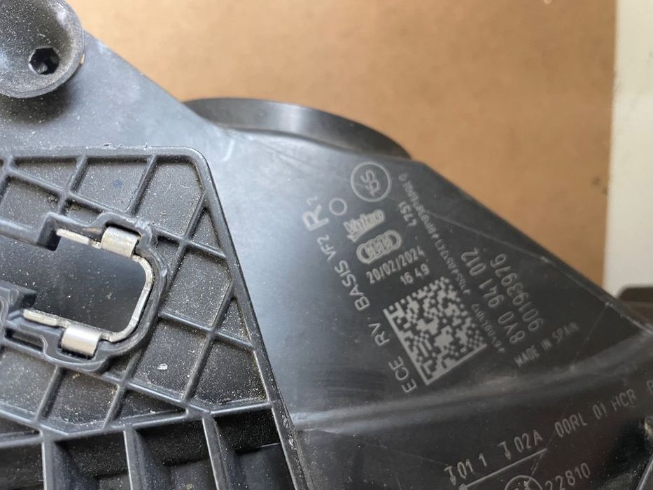 audi a3 8y 20-24r lampy prawa lewa led idealna 8y0941012 cała reflekt