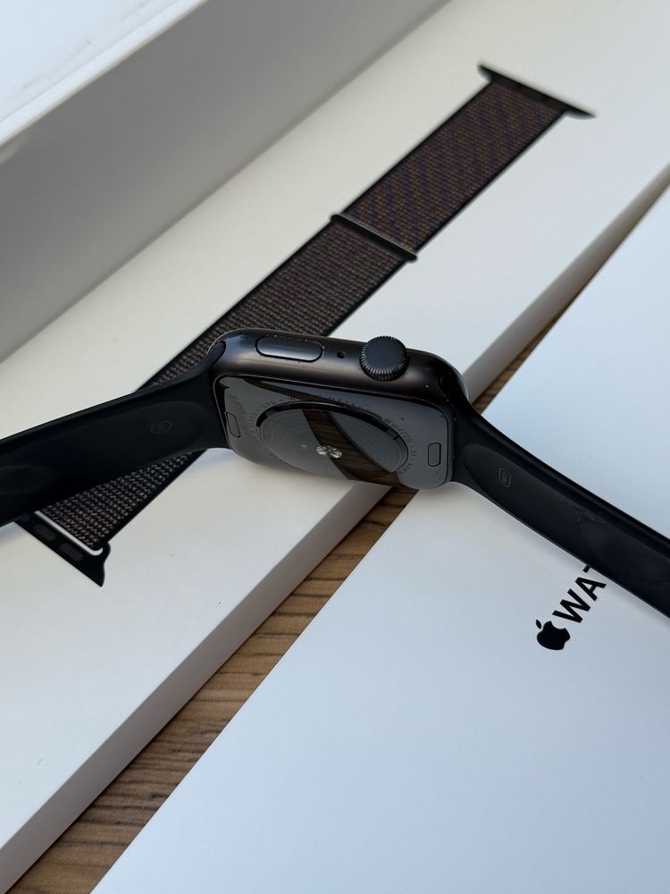 Apple watch SE 44mm space gray