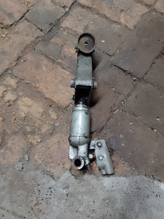 Гідравлічний домкрат.