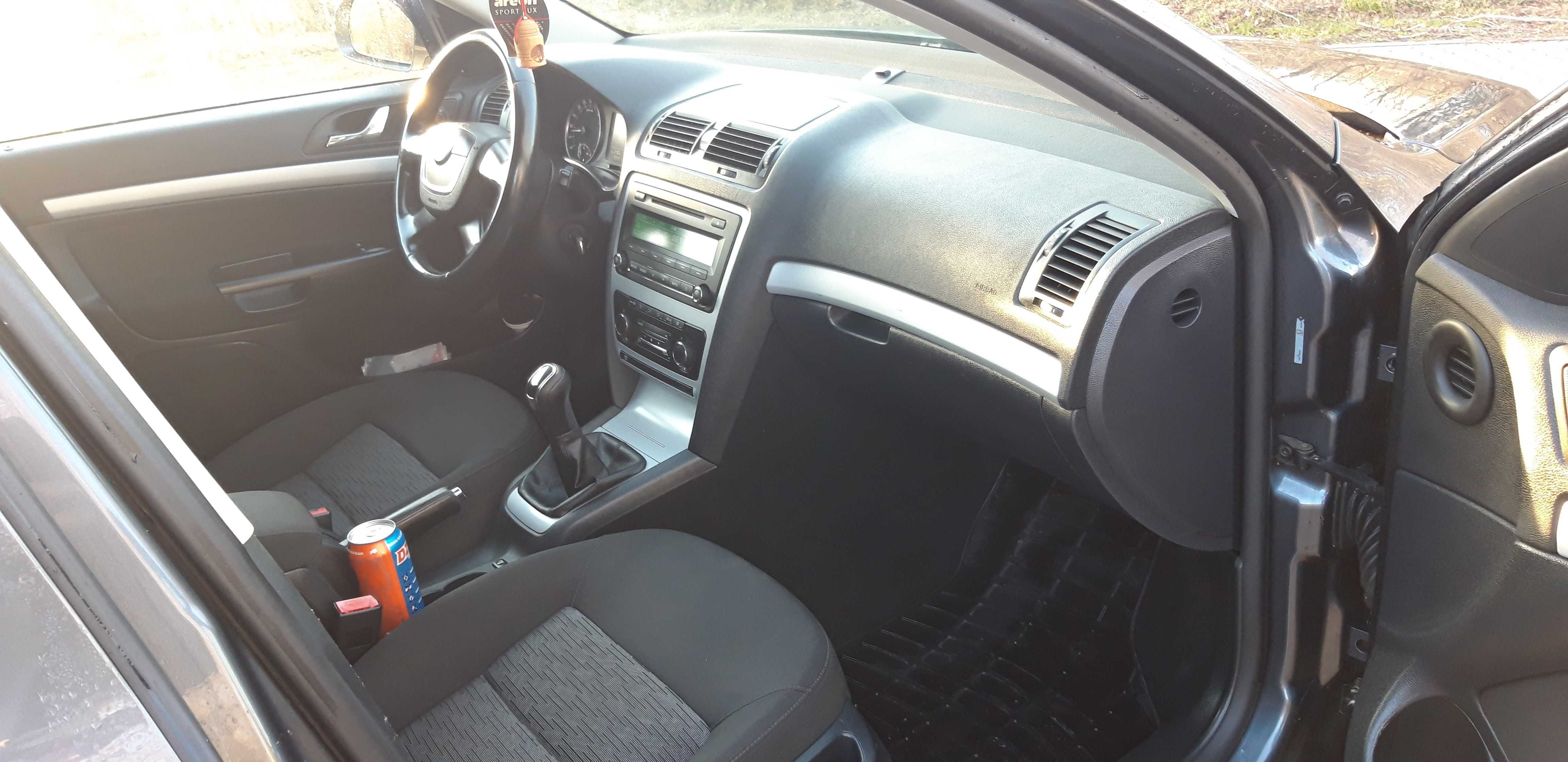 Skoda Octavia II Kombi Lift 1,6 TDI 105KM 2011 r