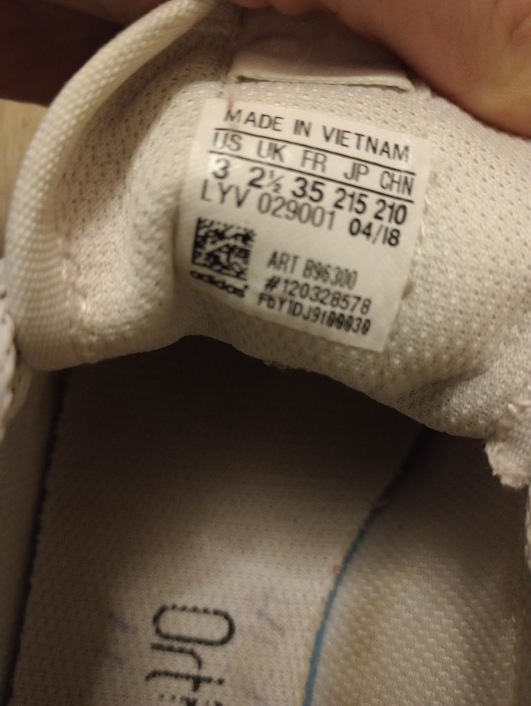 Кожаные кроссовки Adidas 35