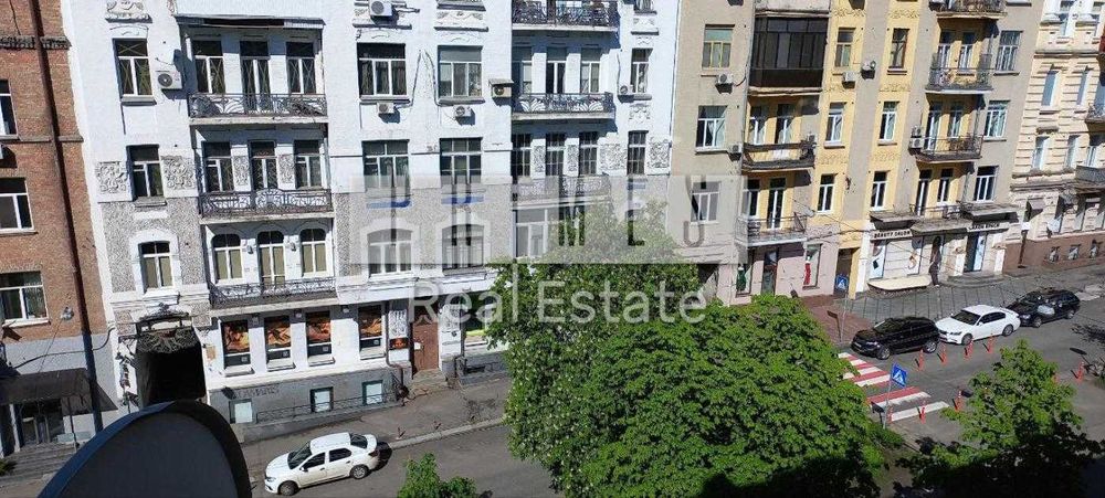 Продаж дворівневої квартири, центр, Антоновича, 19/21