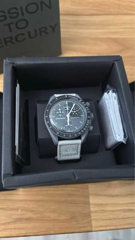 Omega x Swatch SO33A100 - Merkury w Stylu MoonSwatch