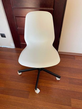 FOTEL / Krzesło / biurowe / biurko /  obrotowe / regulowana wysokość