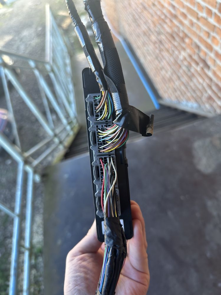 Блок модуль комфорта PMC Toyota Prius 09-15 89681-47230