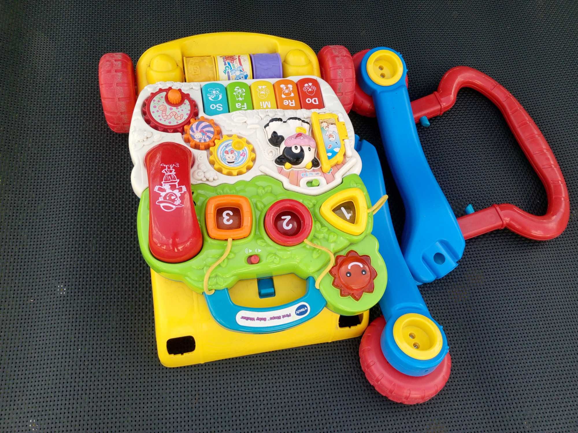 Interaktywny chodzik Vtech