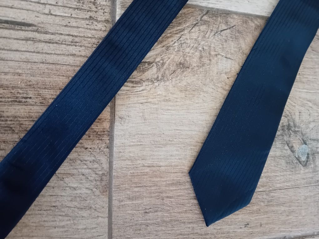 Elegancki świetny krawat męski nowy