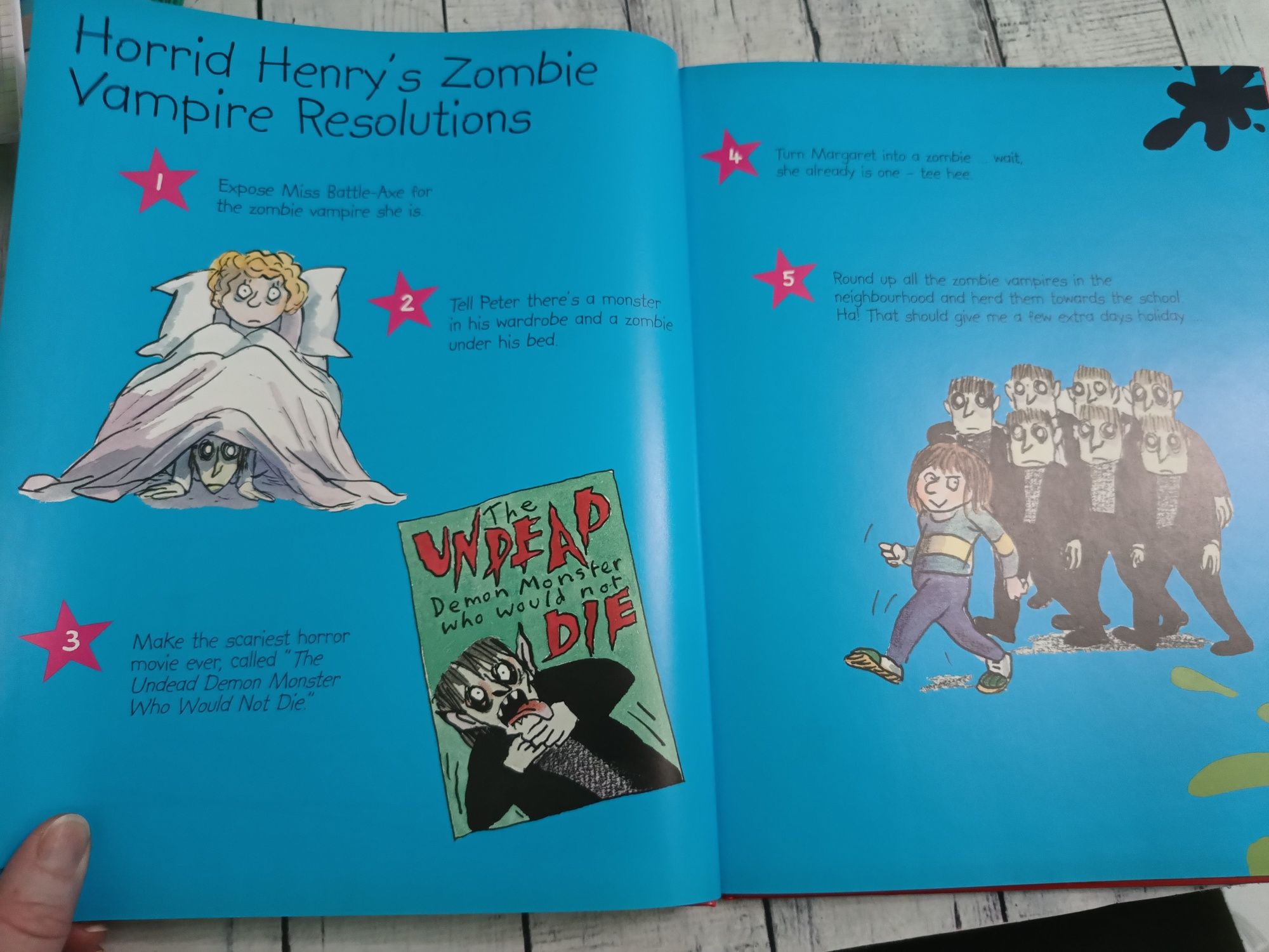 Дитяча книга англійською Horrid Henry's Annual 2013 Francesca Simon