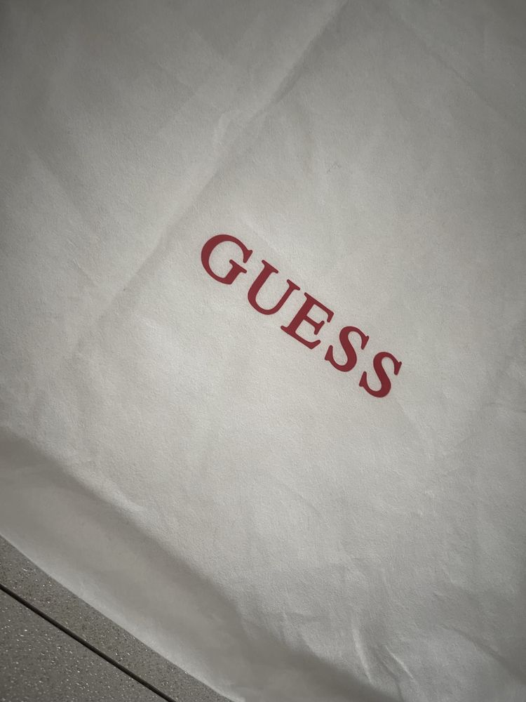 Duzy worek przeciwkurzowy Guess