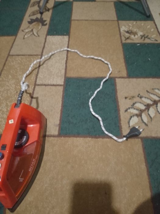 Утюг 1 кв 60 гц.