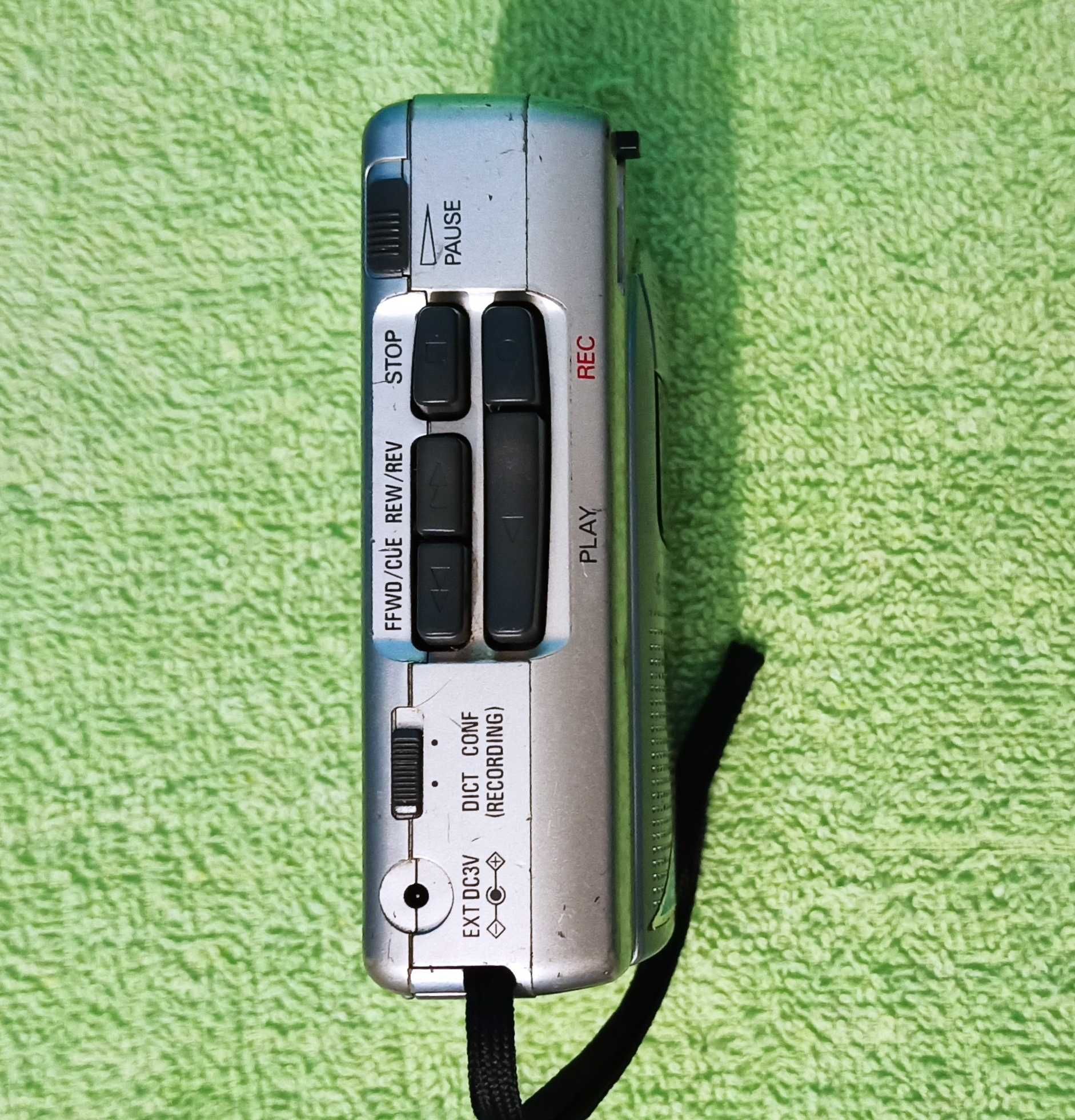 Кассетный плеер-рекордер SANYO TRC-960C Винтаж(наушники)