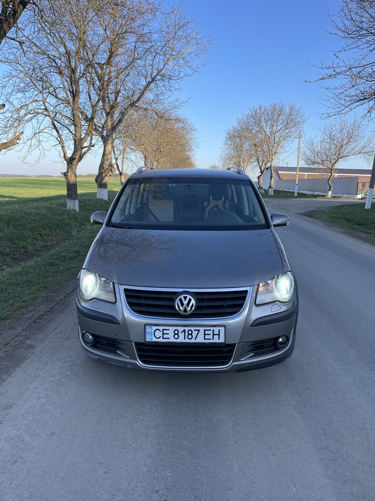 Volkswagen touran cross
