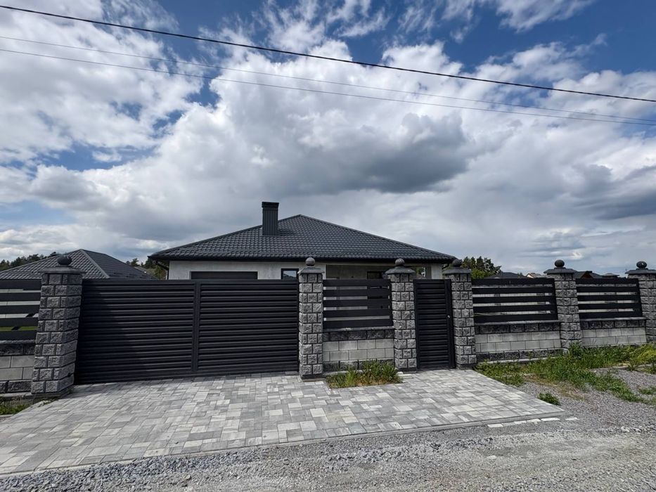 р Американкана на березі озера