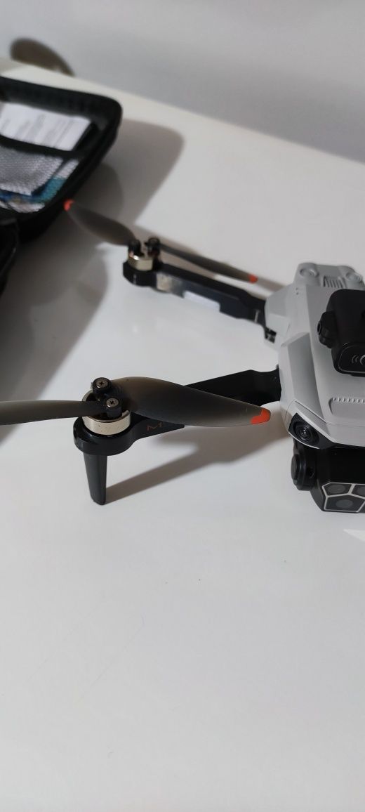 Drone com 3 baterias