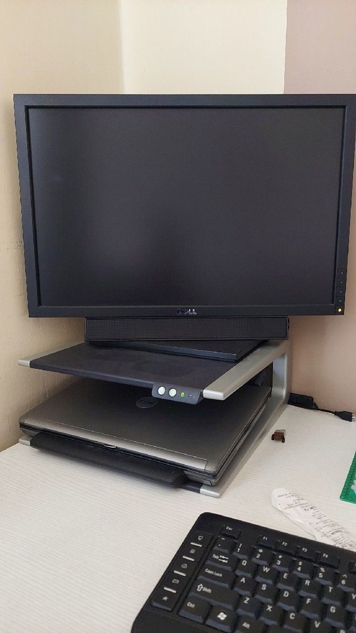 Monitor DELL P2210f LCD 22" pivot