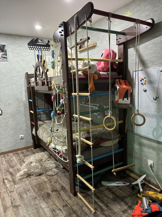 Кровать дитяча двоповерхова