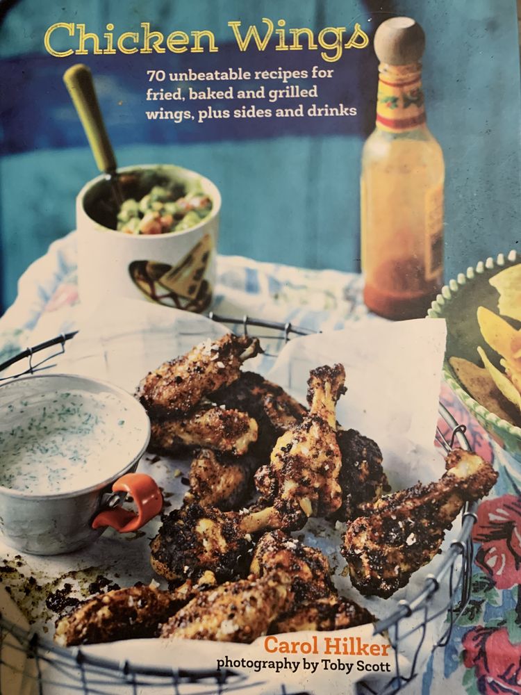 Livro culinária  “ Chicken wings” by Carol Hilker