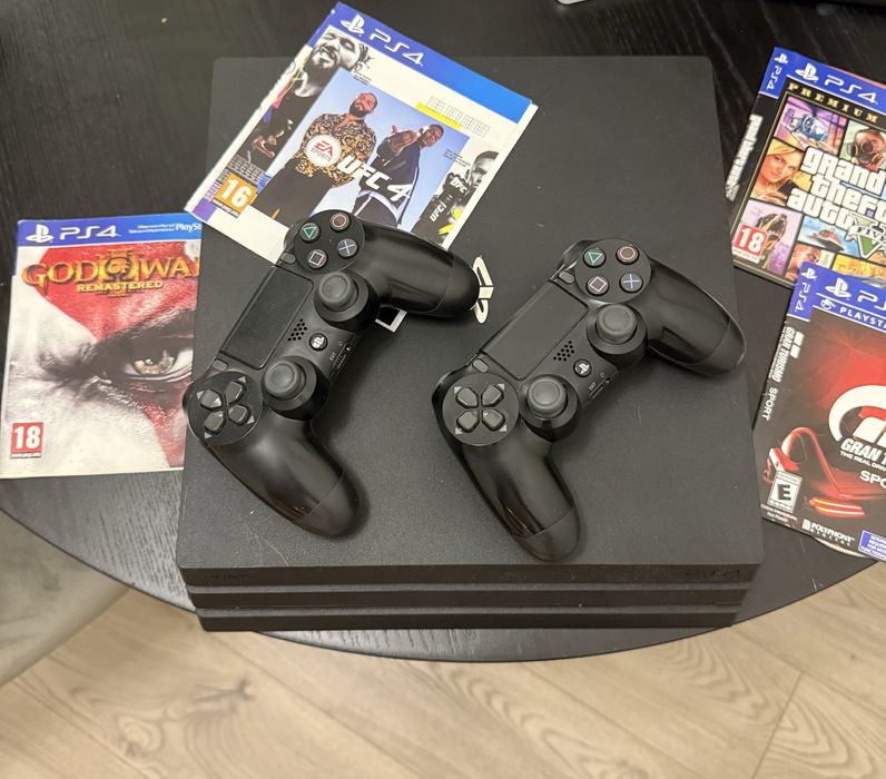 Продам PS4 Pro 1tb