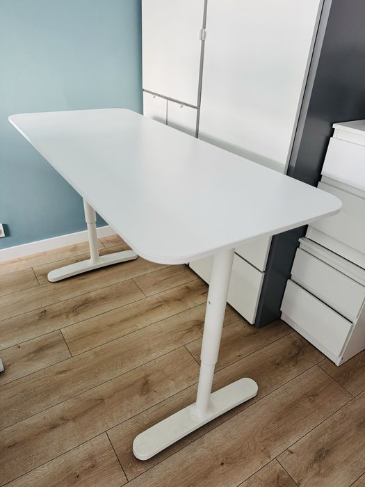 Białe biurko/stół