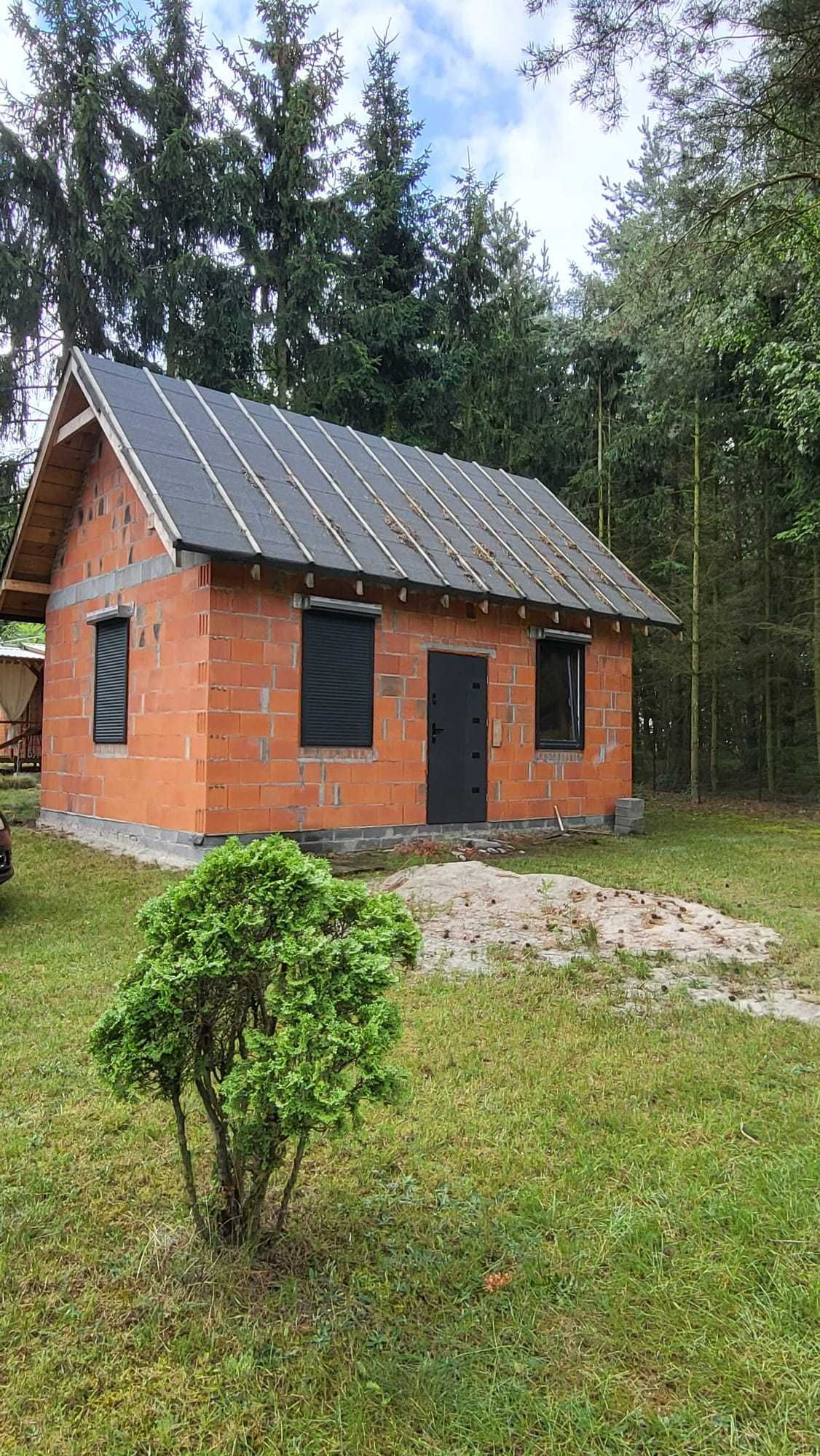 Sprzedam działkę nad jeziorem