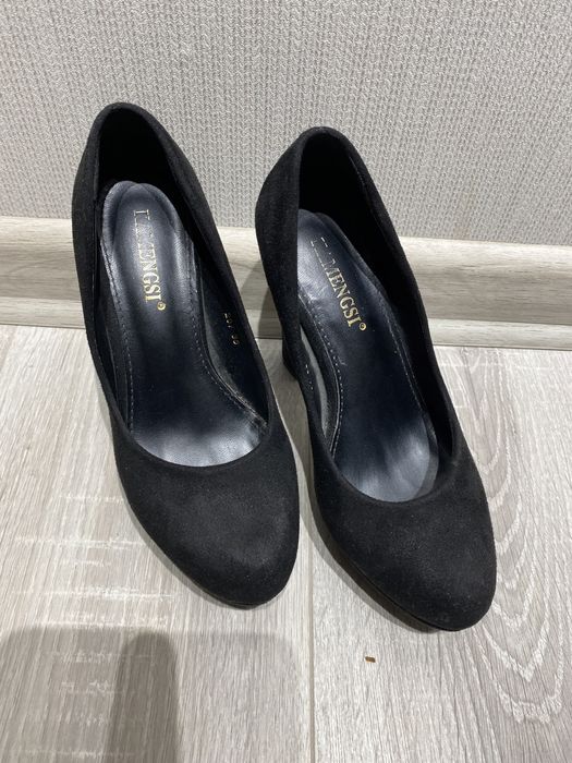 Чорні туфлі, туфли