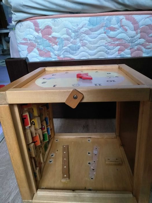 Бизикуб дерево с пальчиковым лабиринтом  29×29 см плюс 1 кг цукерок