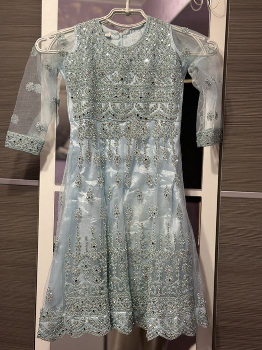 Святкова сукня для дівчинки