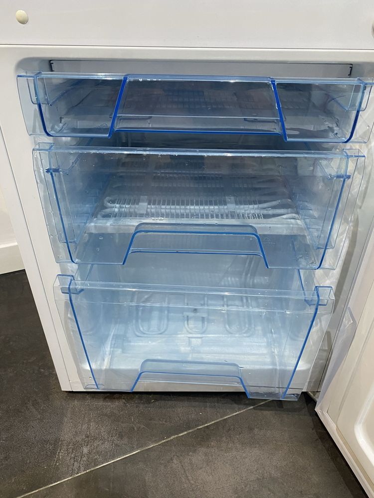 Frigorífico Electronia em ótimo estado